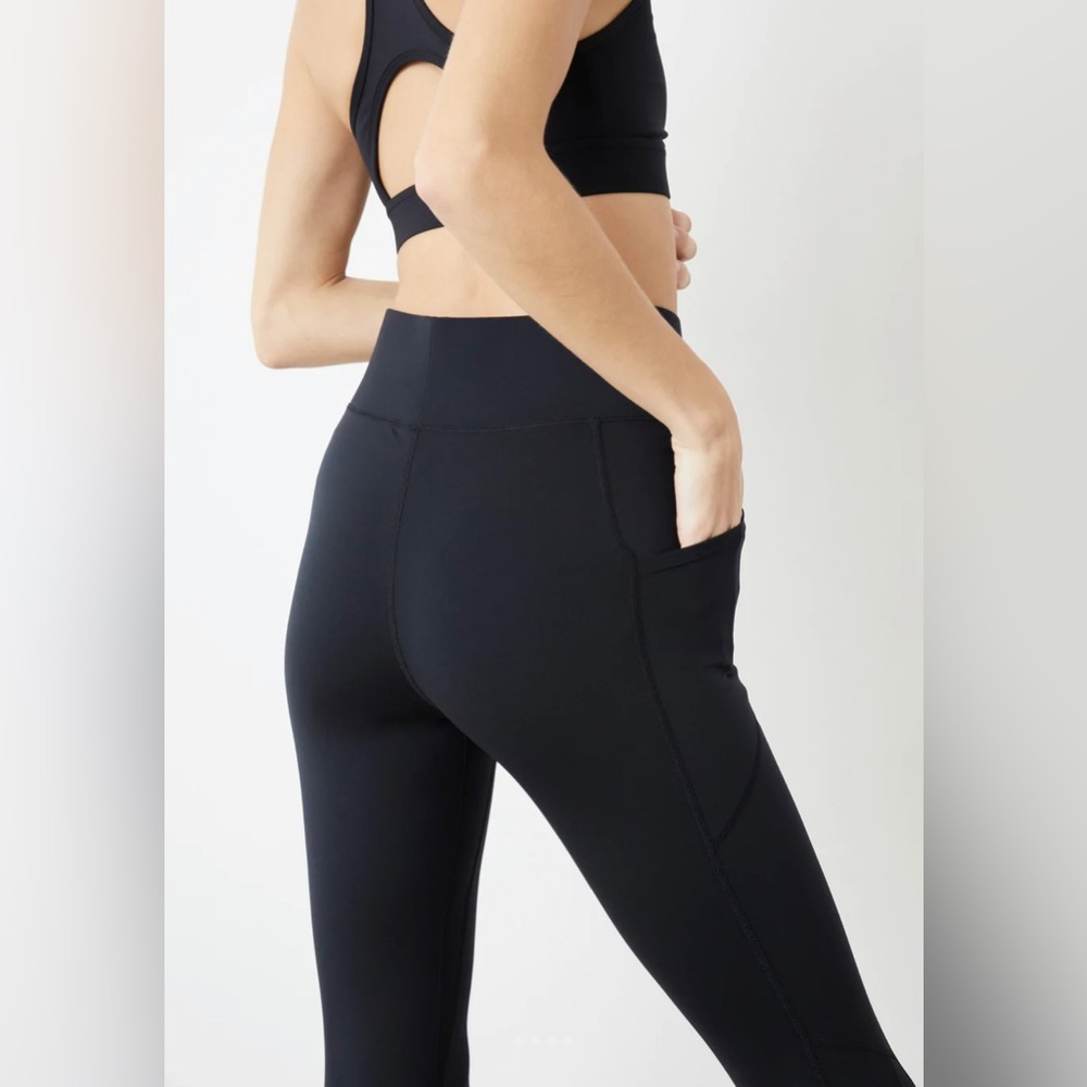 Bandier ALL ACCESS High Waisted Center Stage 7/8 Pocket Legging